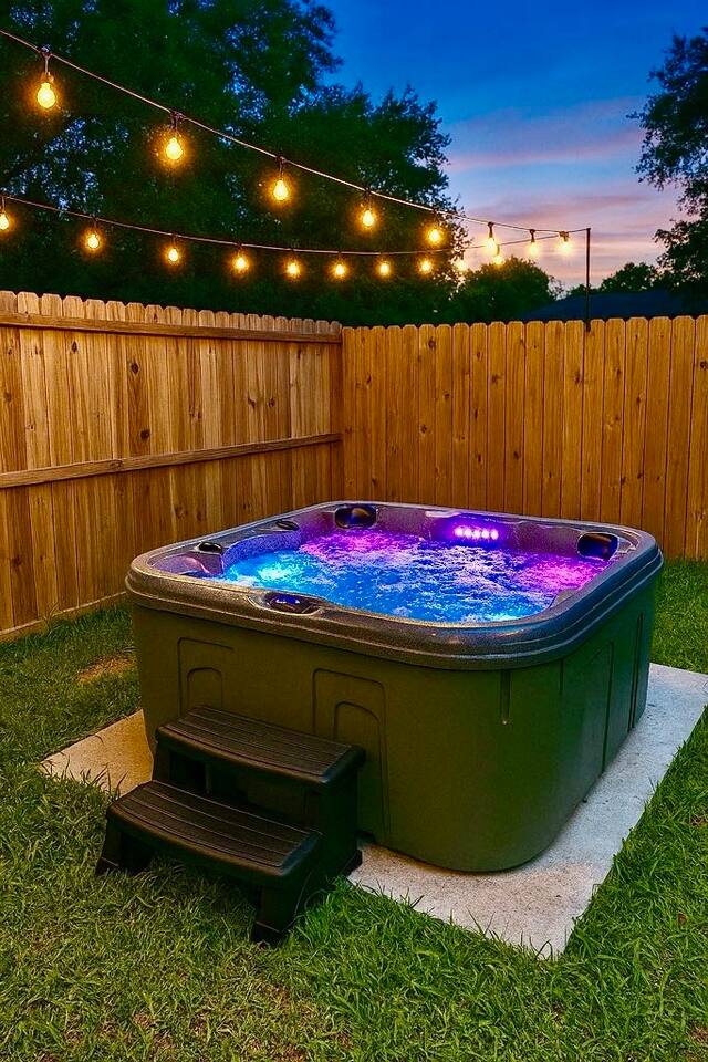 Hot Tub, Theater, Near Med Center - NRG — photo 2