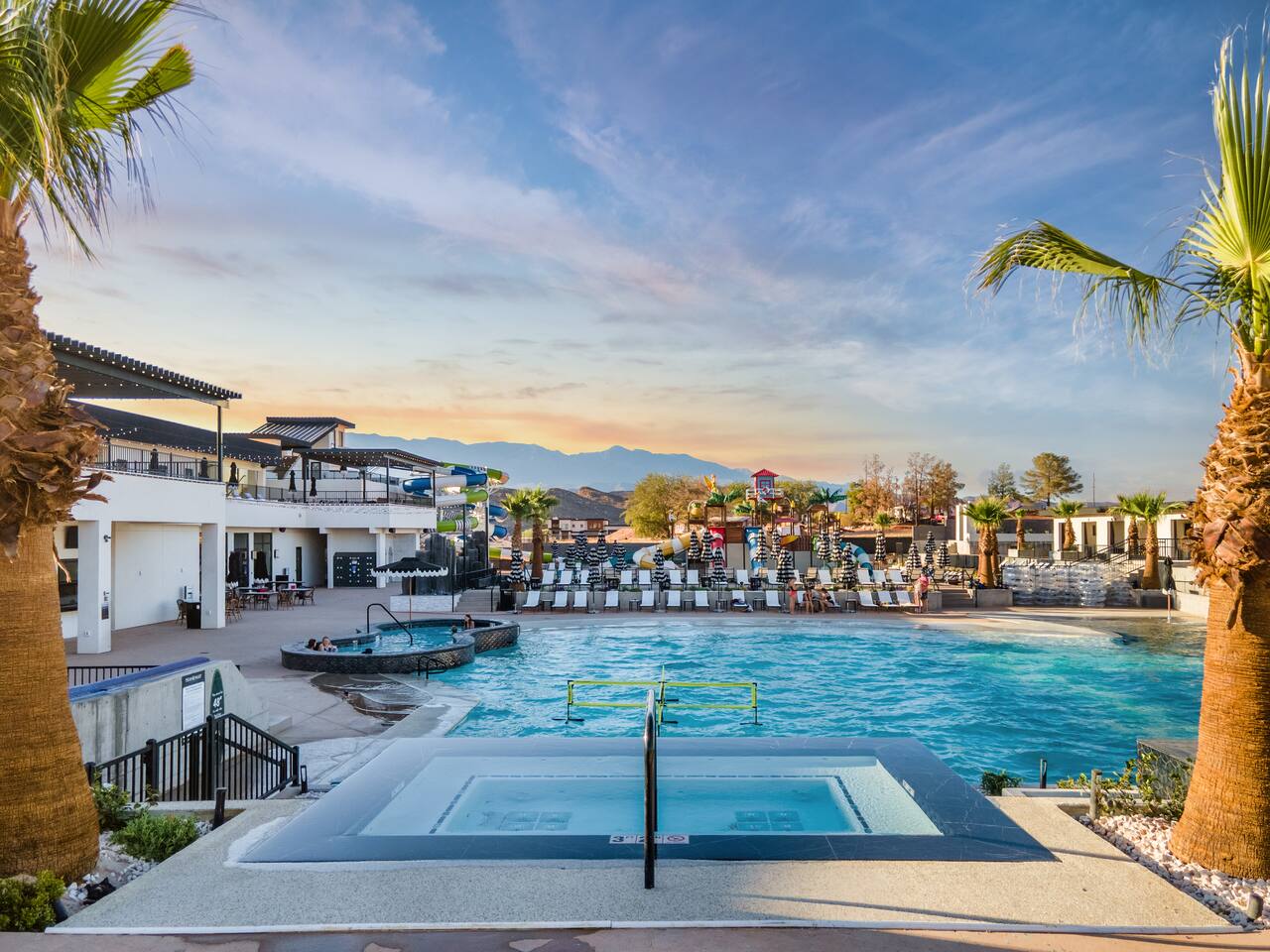 Paradise Plunge -Close to Hot Springs -Private Spa