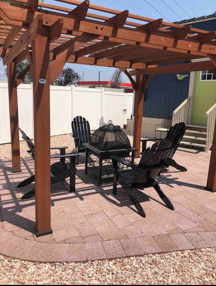 Cute Apartment with Large Private Fenced Patio