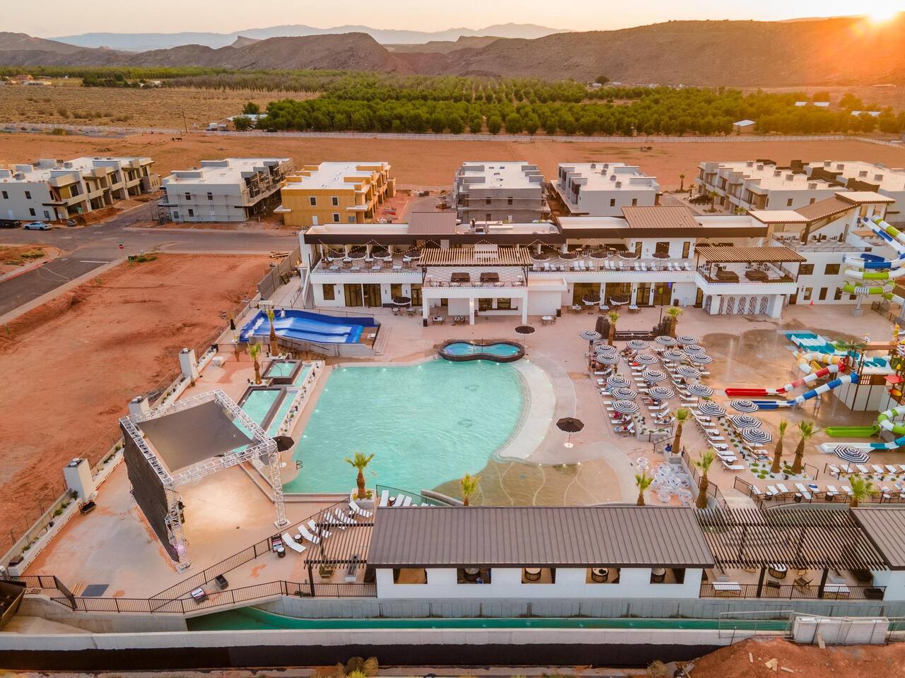 Serava | Private Spa l Sleeps 19