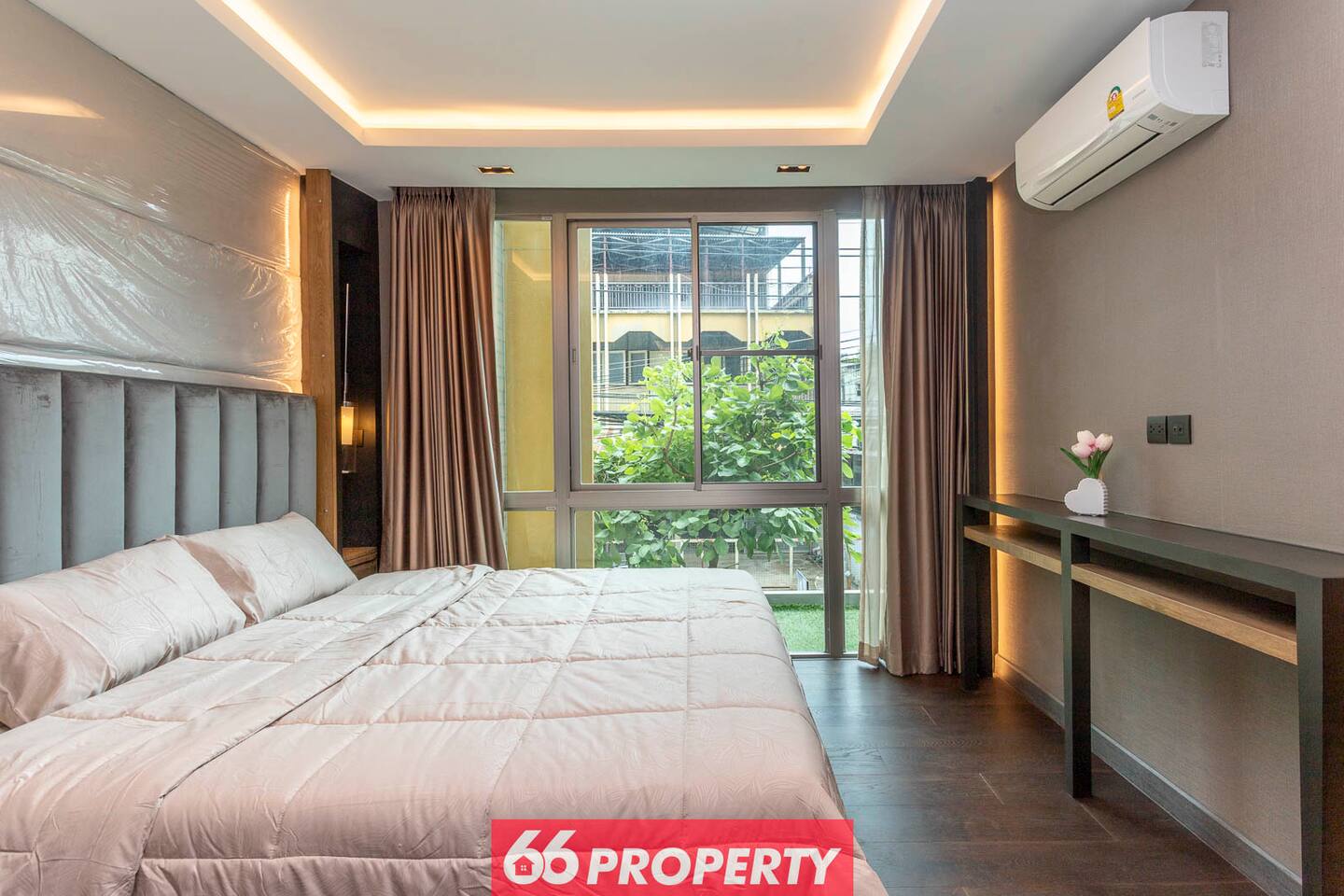 1BR Luxury Condo by Night Bazaar. Pool and Markets