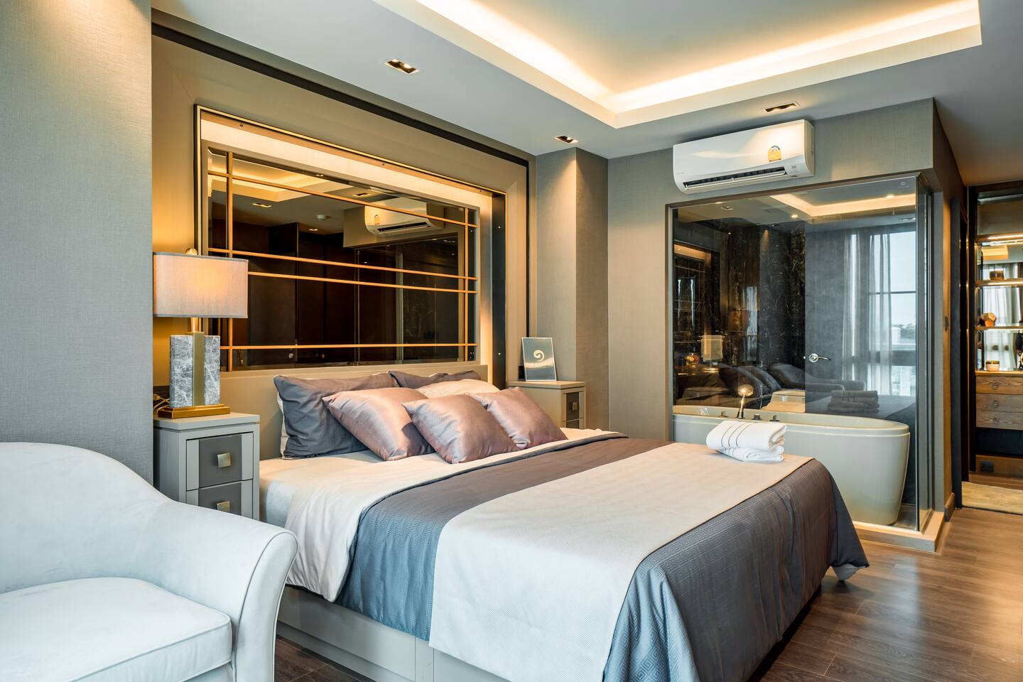 Bright 2BR | Near Night Bazaar