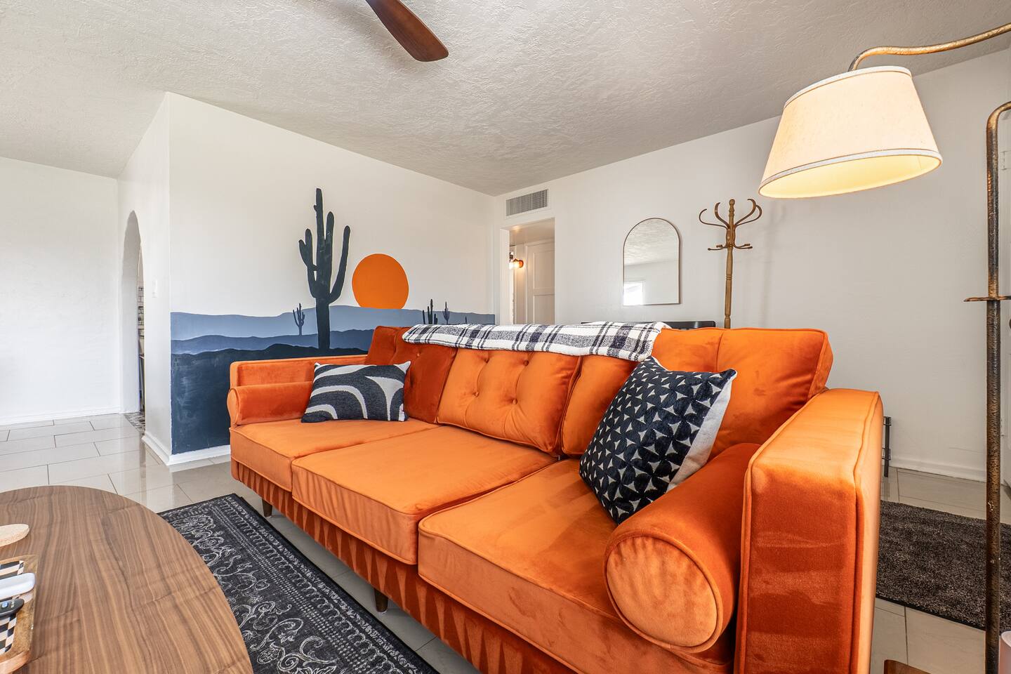 The Boho Retreat- Close to PHX, OldTown, FastWiFi!