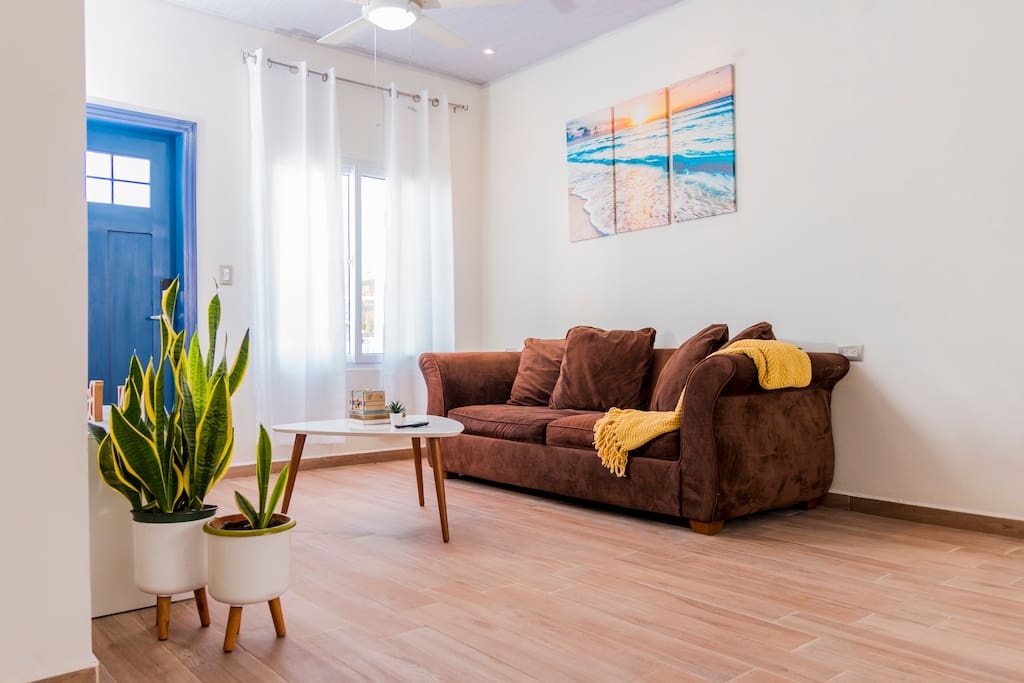 The Blue Coral -Luxury house 2mins from the beach