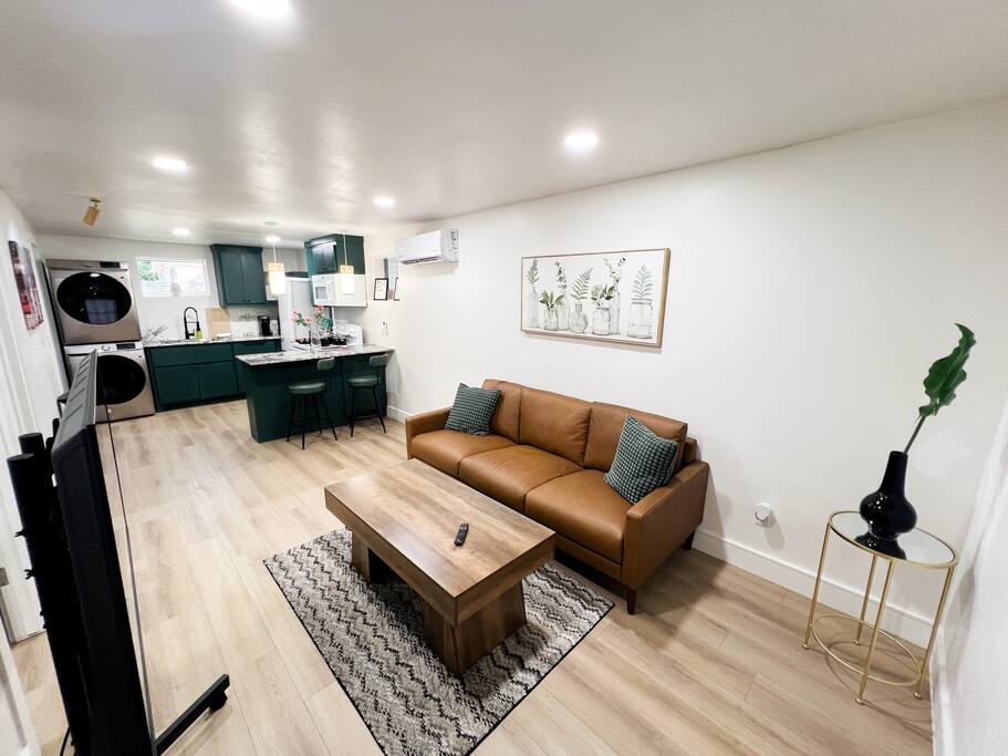 Capitol Hill Renovated 2BR Home Near Downtown H3