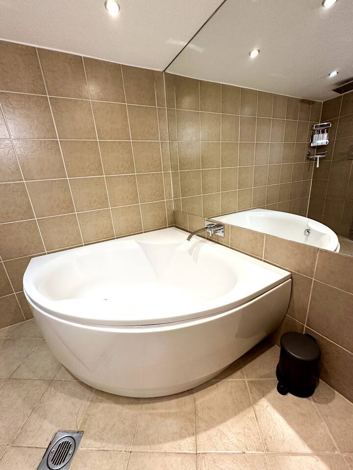 Stylish 2BR Central Edinburgh - Walk to Attraction — photo 4