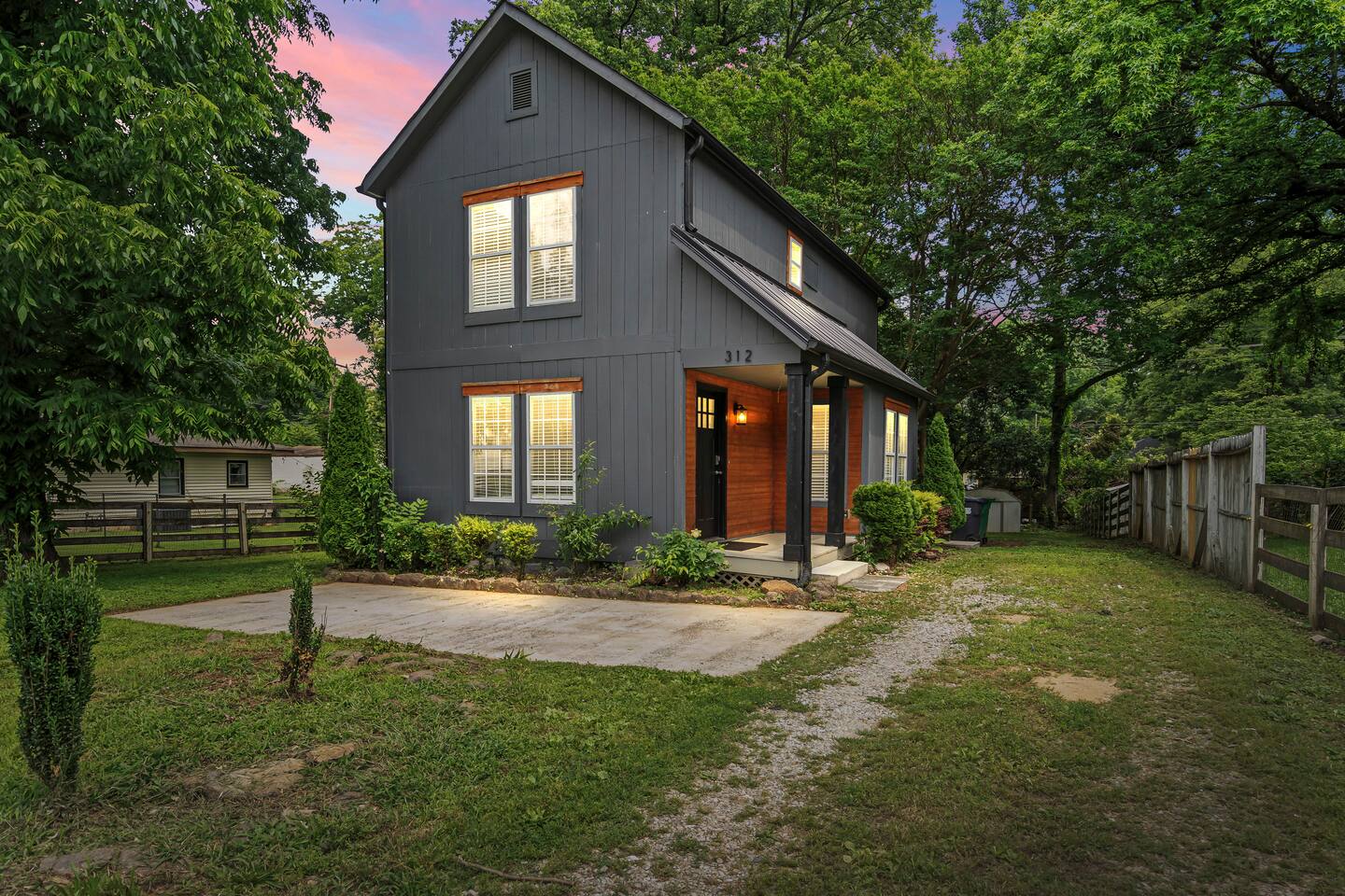 Cozy Urban Getaway | 3BR | 7 Mins to Downtown CLT