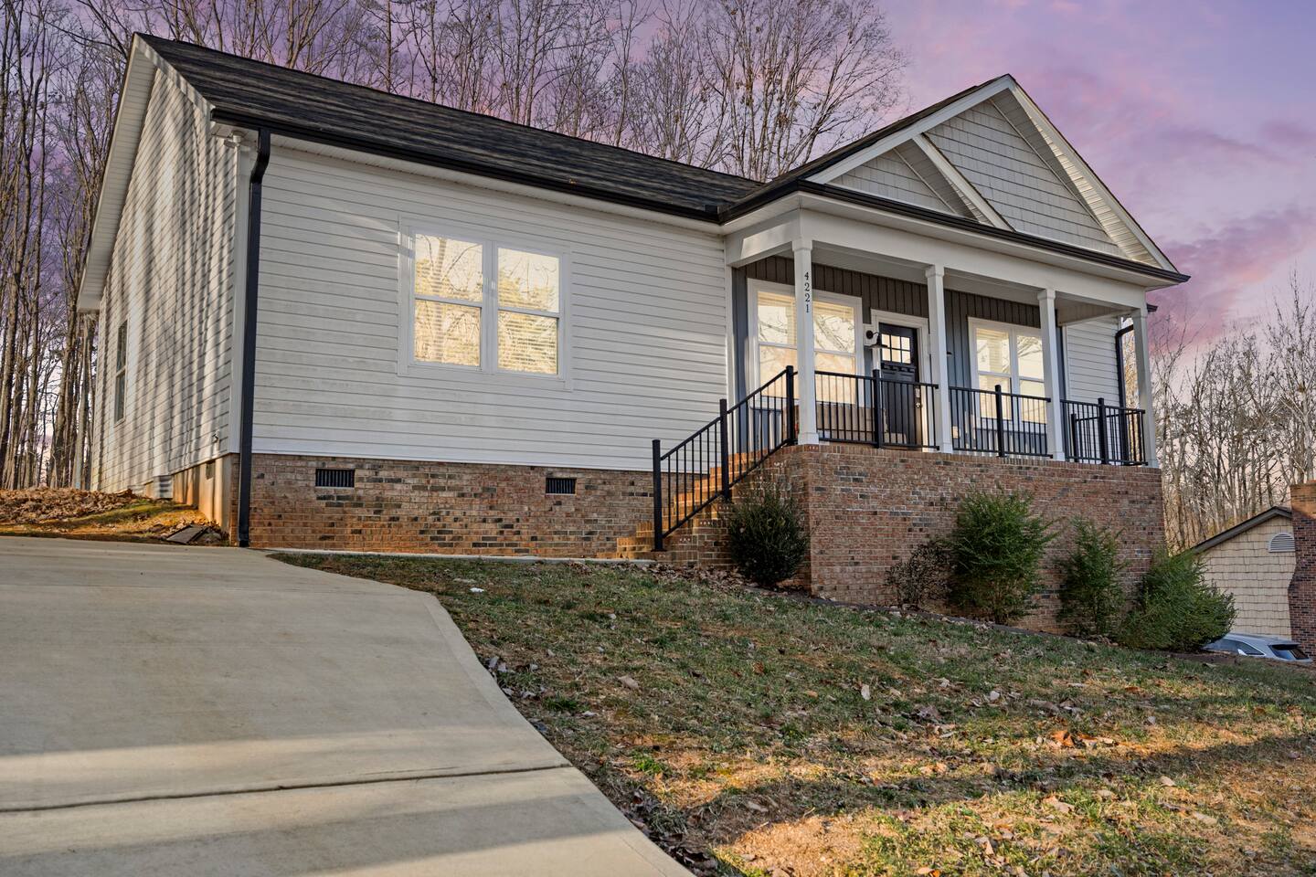 Modern 3BR Retreat | King Bed + Smart TVs