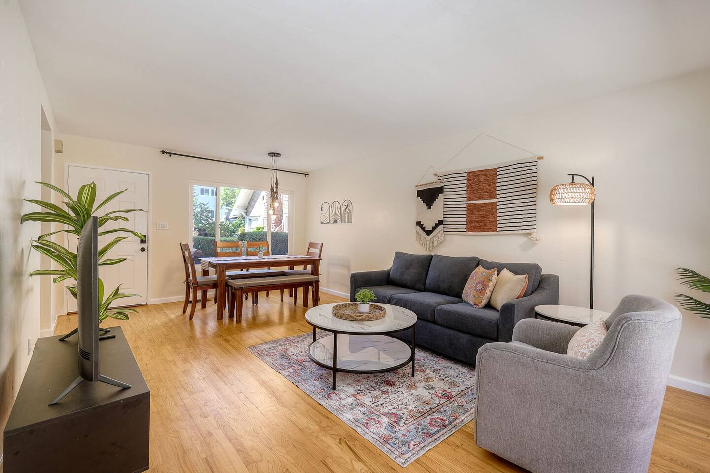 Walkable Hillcrest 2BR • Eat, Explore, Relax