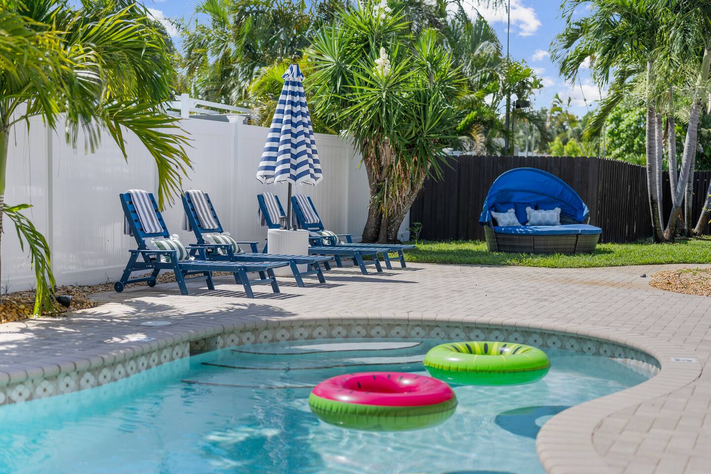 FIFA World Cup - Near Miami Stadium - Heated Pool — photo 1