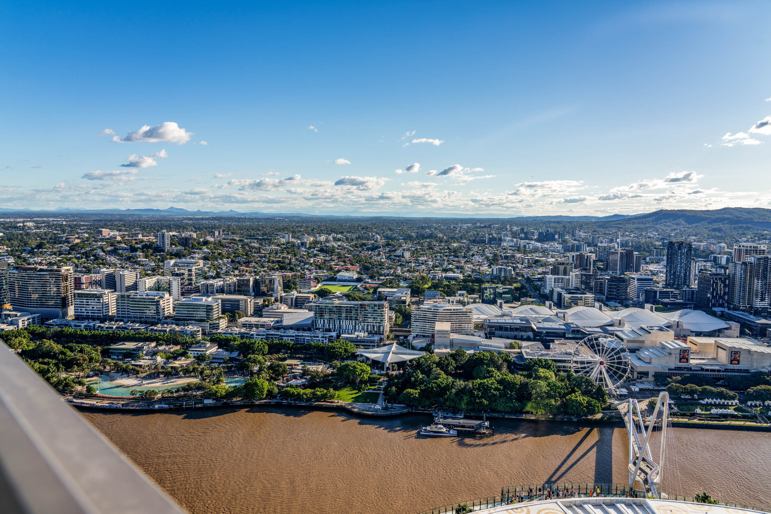 Breathtaking high-floor river and skyline views in a prime city location