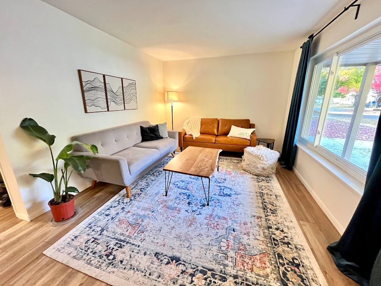 Modern, renovated 3 BR home, convenient location!