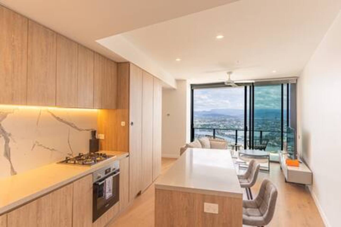 Serene Hinterland Dream from the Star - 1BD Luxe Apartment on The Star Casino