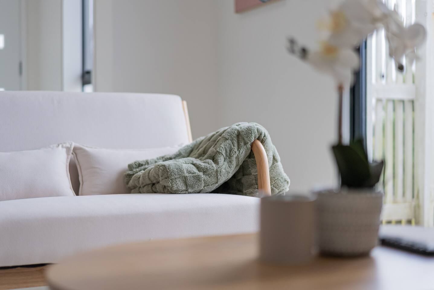 Scandi Calm - Sleek 1BD Duplex near Everything - Holiday Home