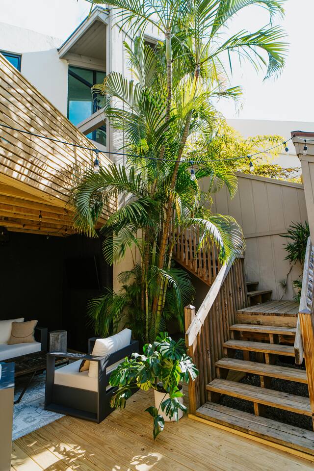 Walk To Beach / Private Outdoor Space / BBQ Grill