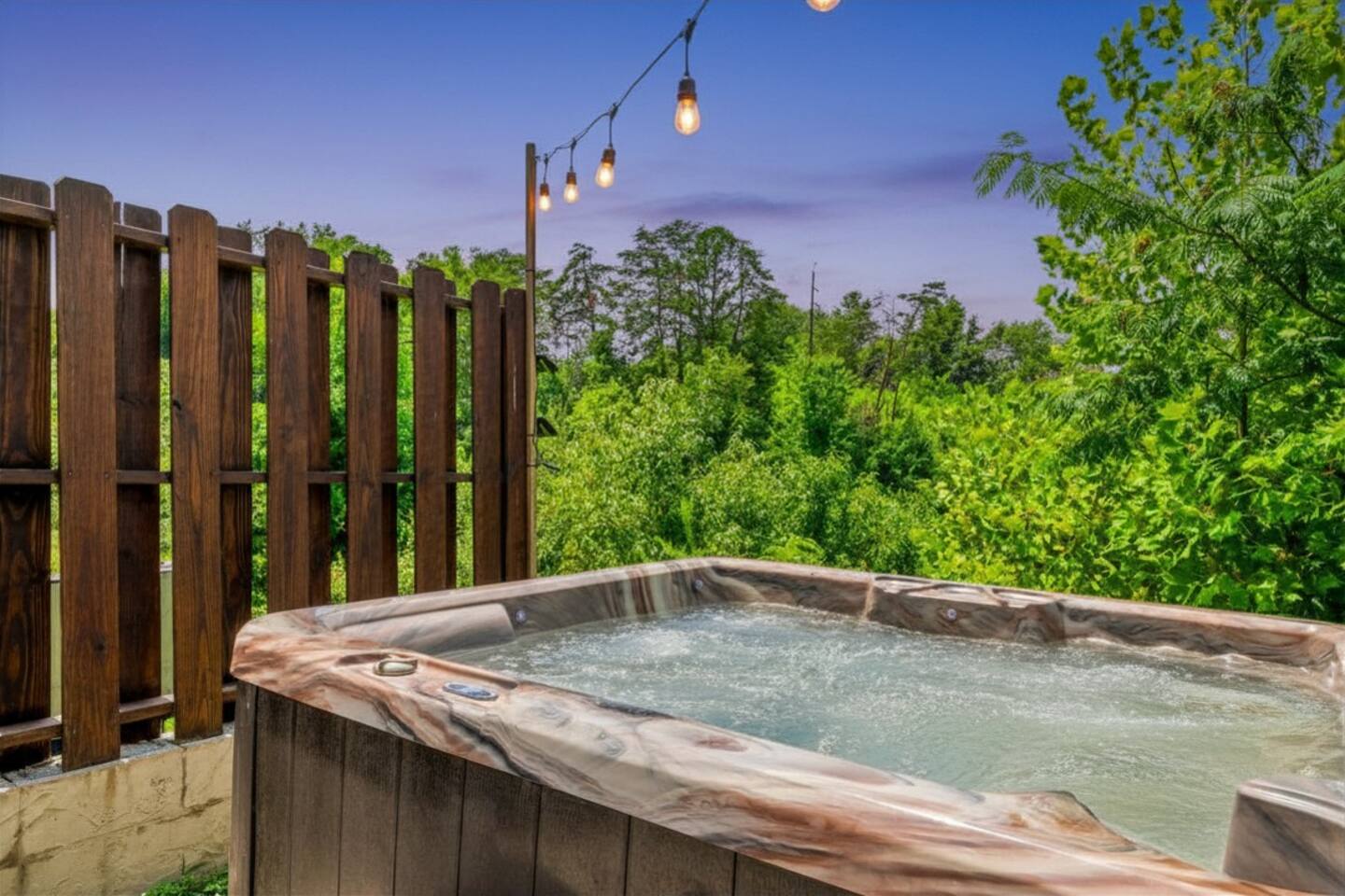 Minutes to Dollywood • Hot Tub & Resort Pool