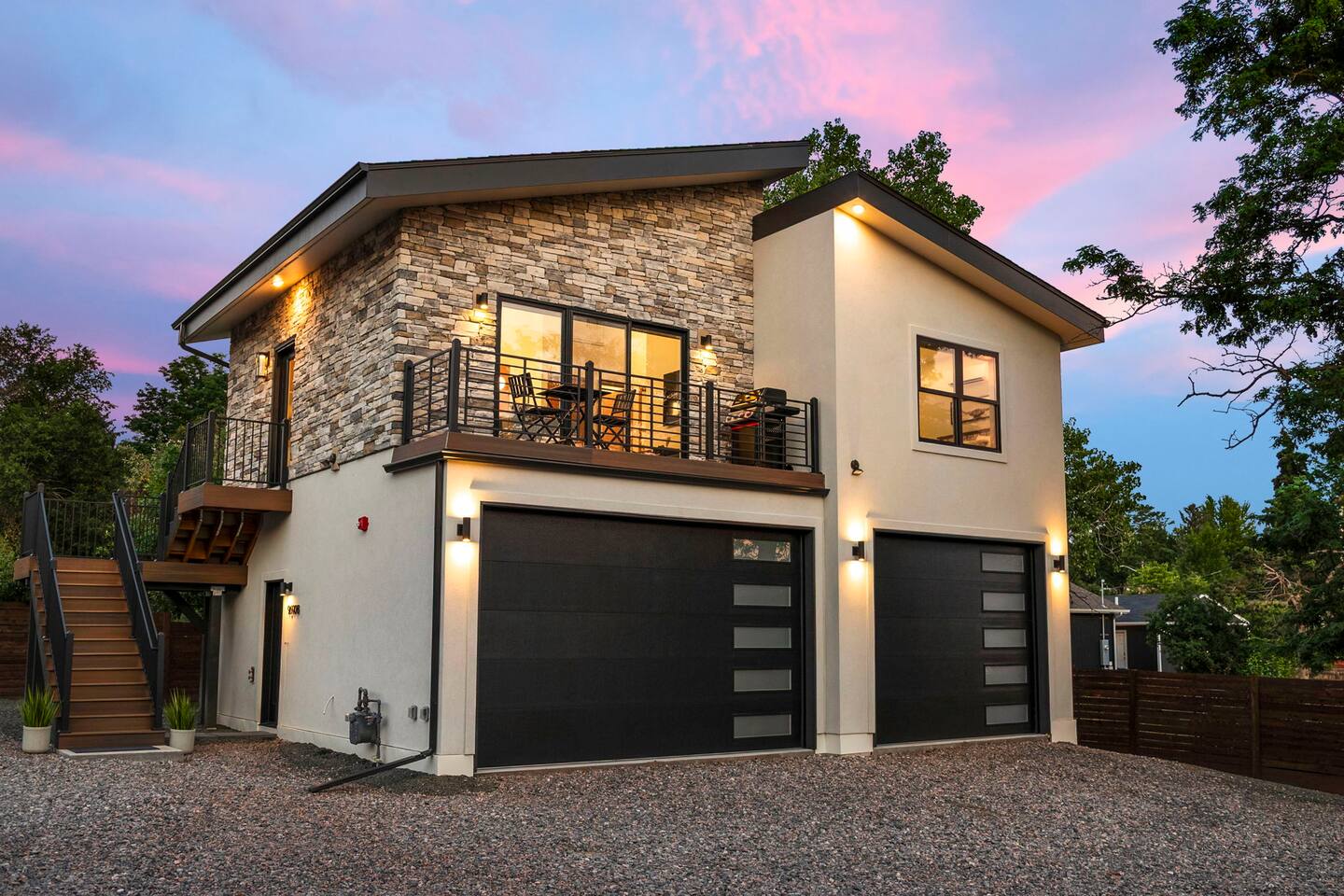 Hideaway at Hill Haven | 2bd w/ Balcony and BBQ