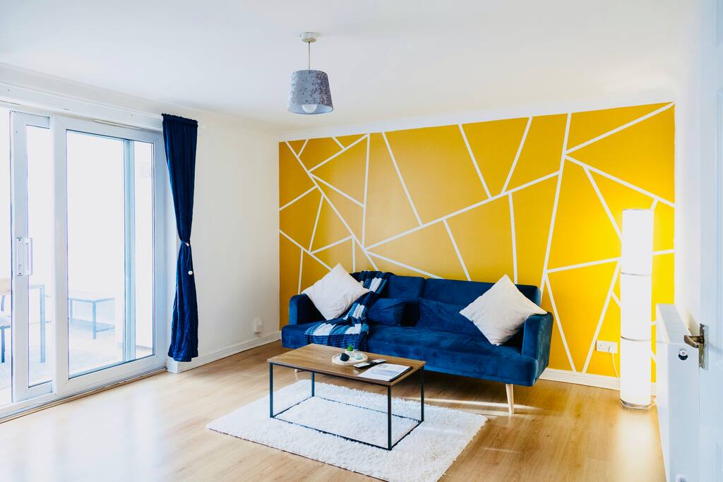Bright & Spacious 3BR | 2.5 Bath | Manchester Stay