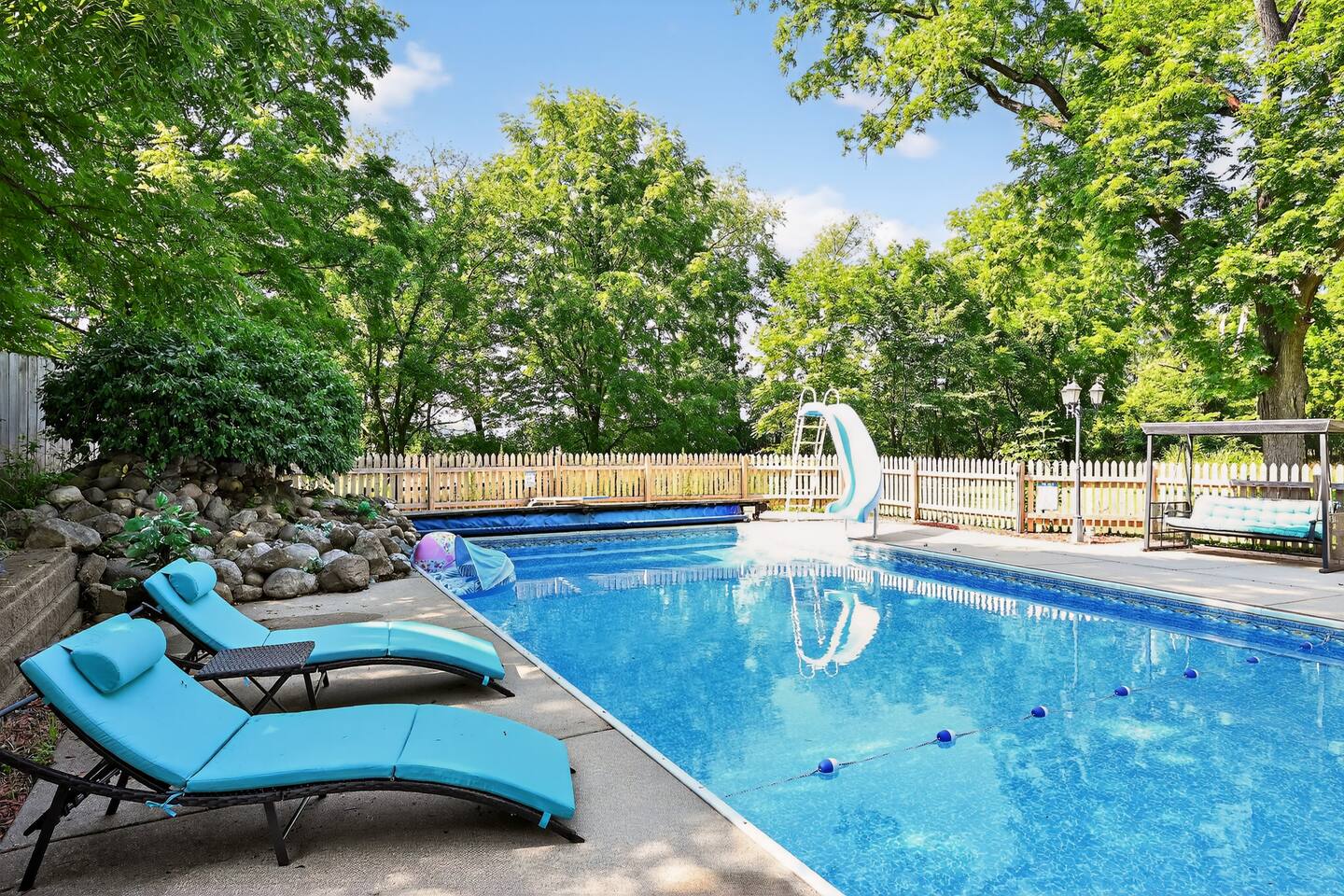 Secluded Luxe 5BR Estate| Pool, Wineries, Near ND - Holiday Home
