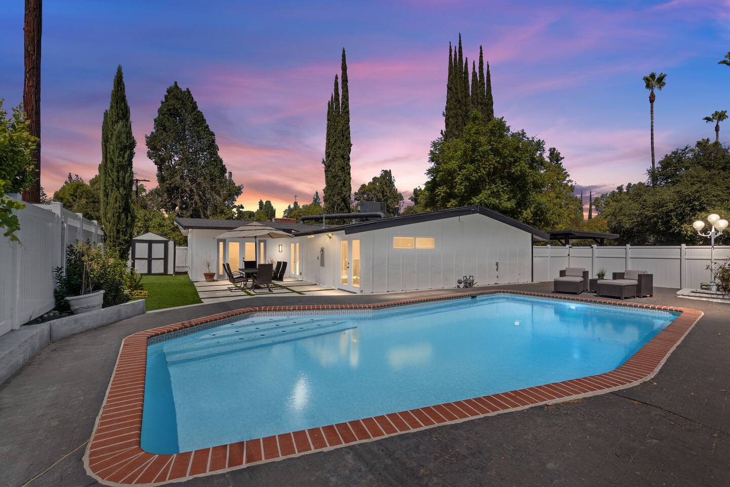 192 - New Everything-Family Home-Pool