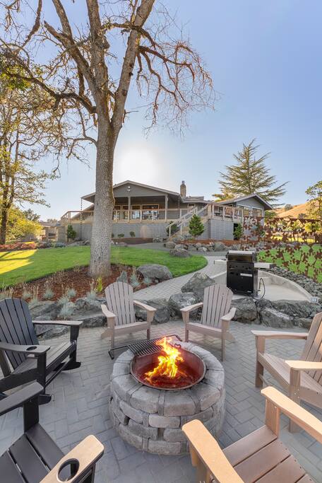 The Overlook | Fire Pit, Views & Room to Gather