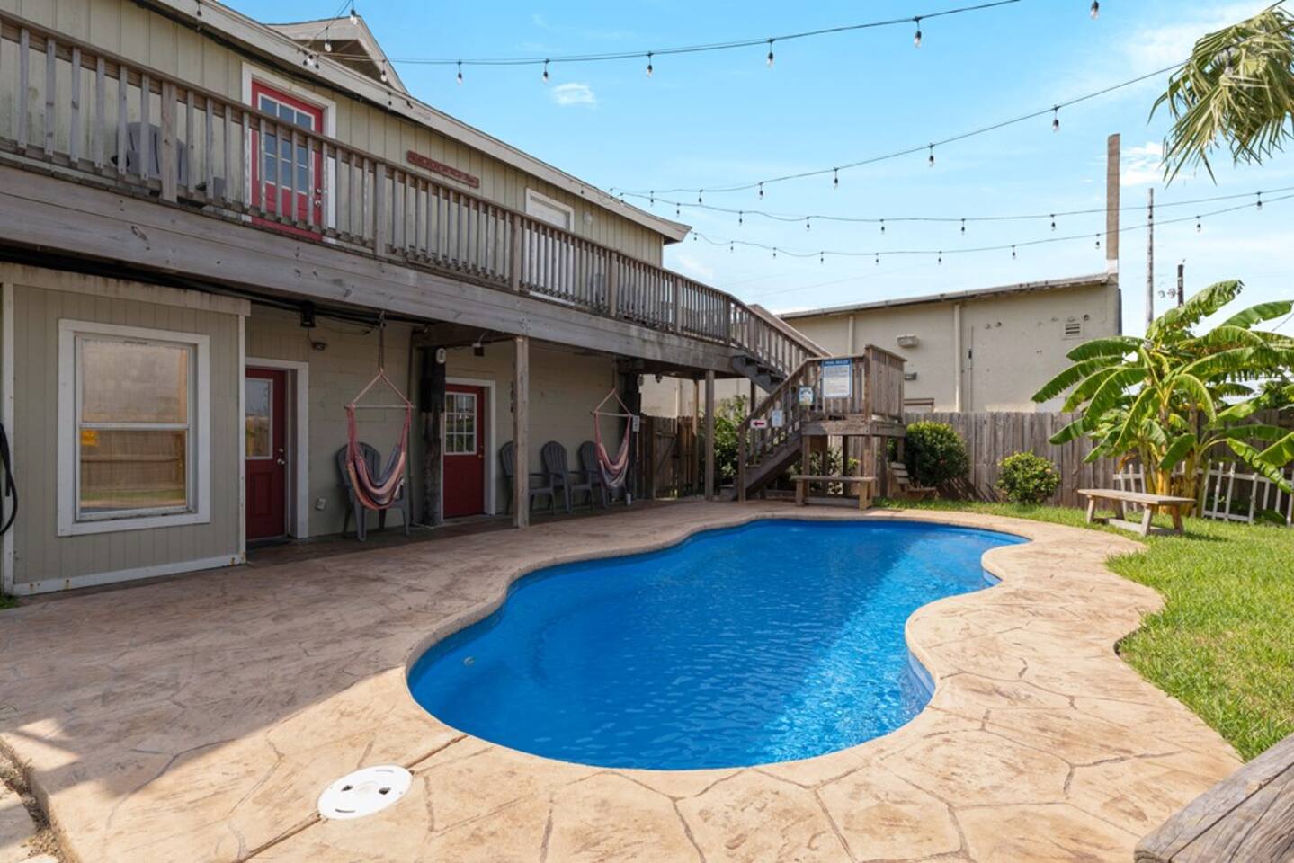 3BR • Pool • BBQ • Garden • Beach Access • Parking