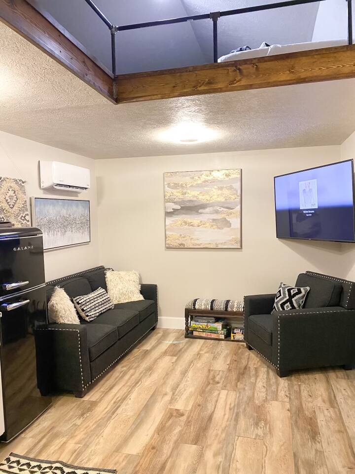 Glitter and Grit! The Wild West 40 Homestead