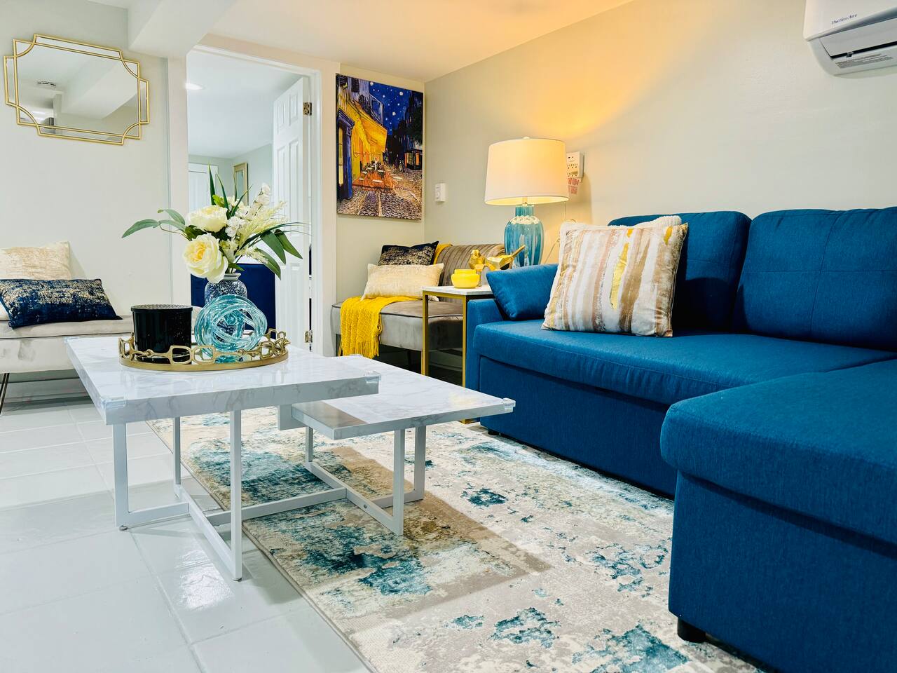 First Level Gem w/Parking, BBQ Grill & Firepit