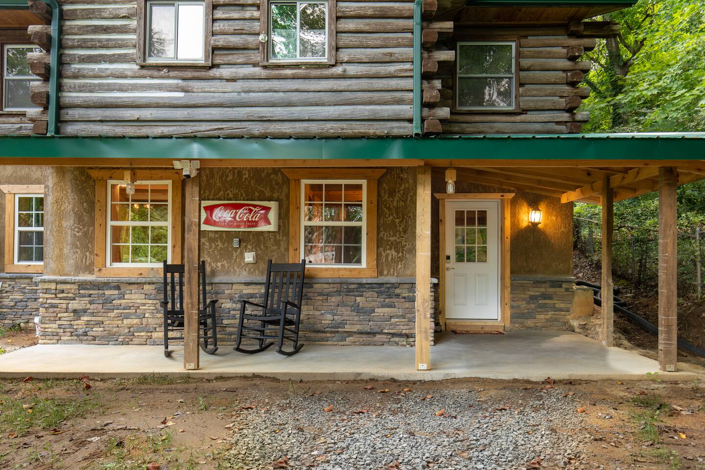 Thirsty Bear Lair, First floor Suite - Mid Term