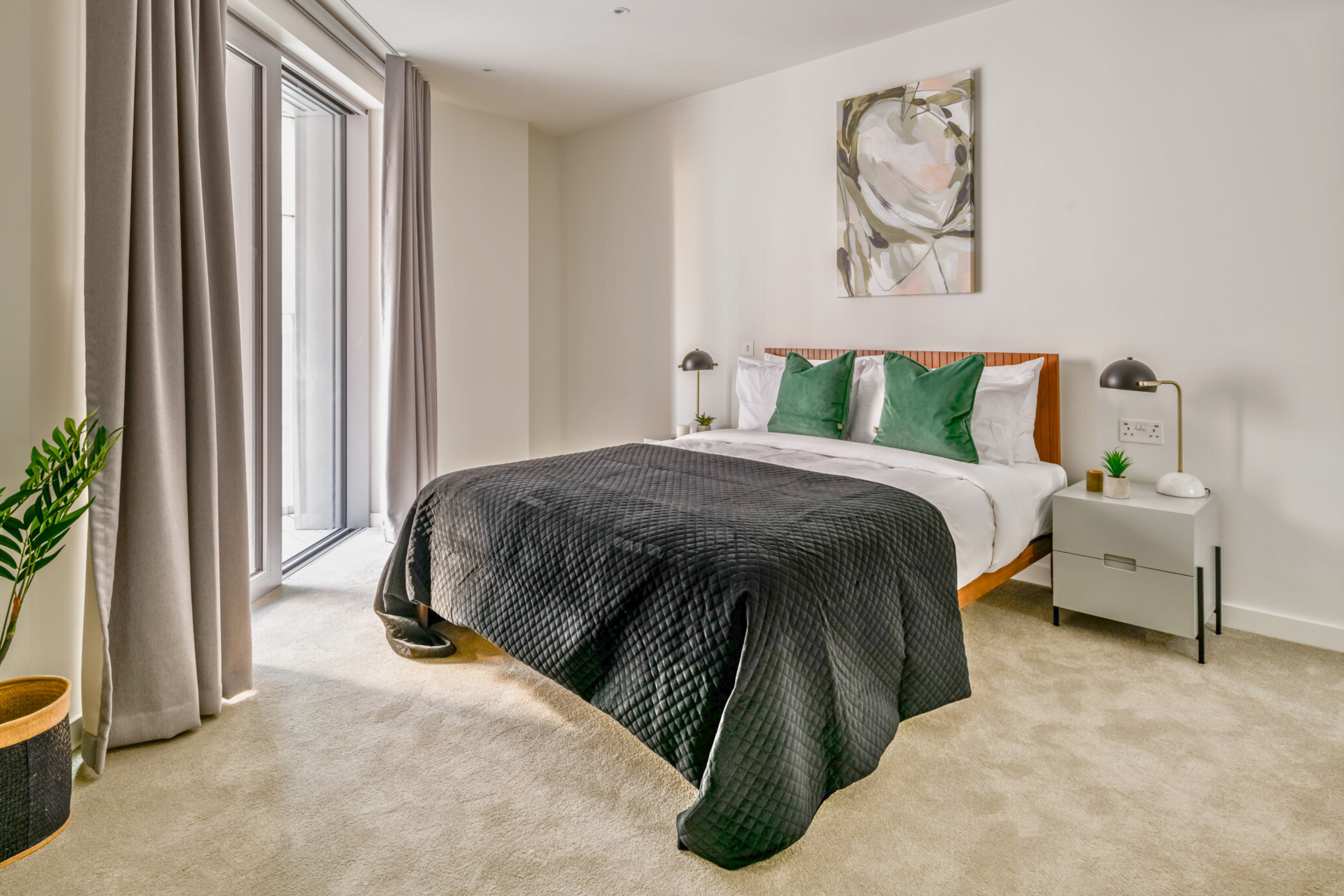 2Bed-2Bath-2Balcony with London Eye + River Views