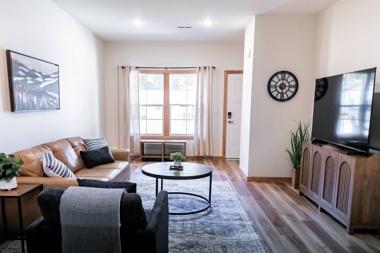 Luxury in Hemlock 2 Beds 2 Baths