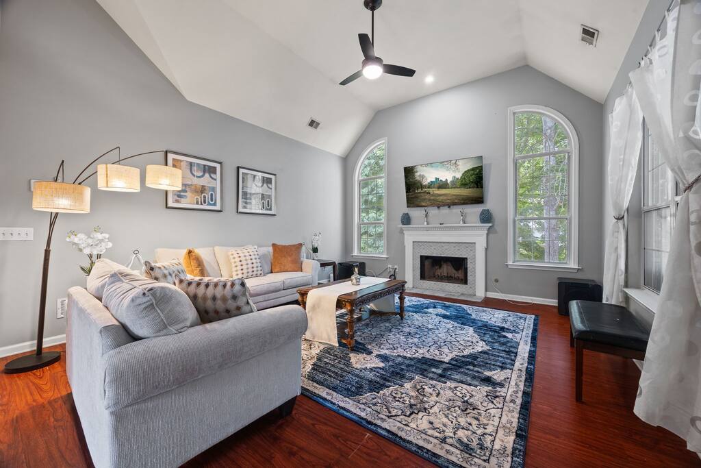 Spacious 1BR w/ Pool Alpharetta Home
