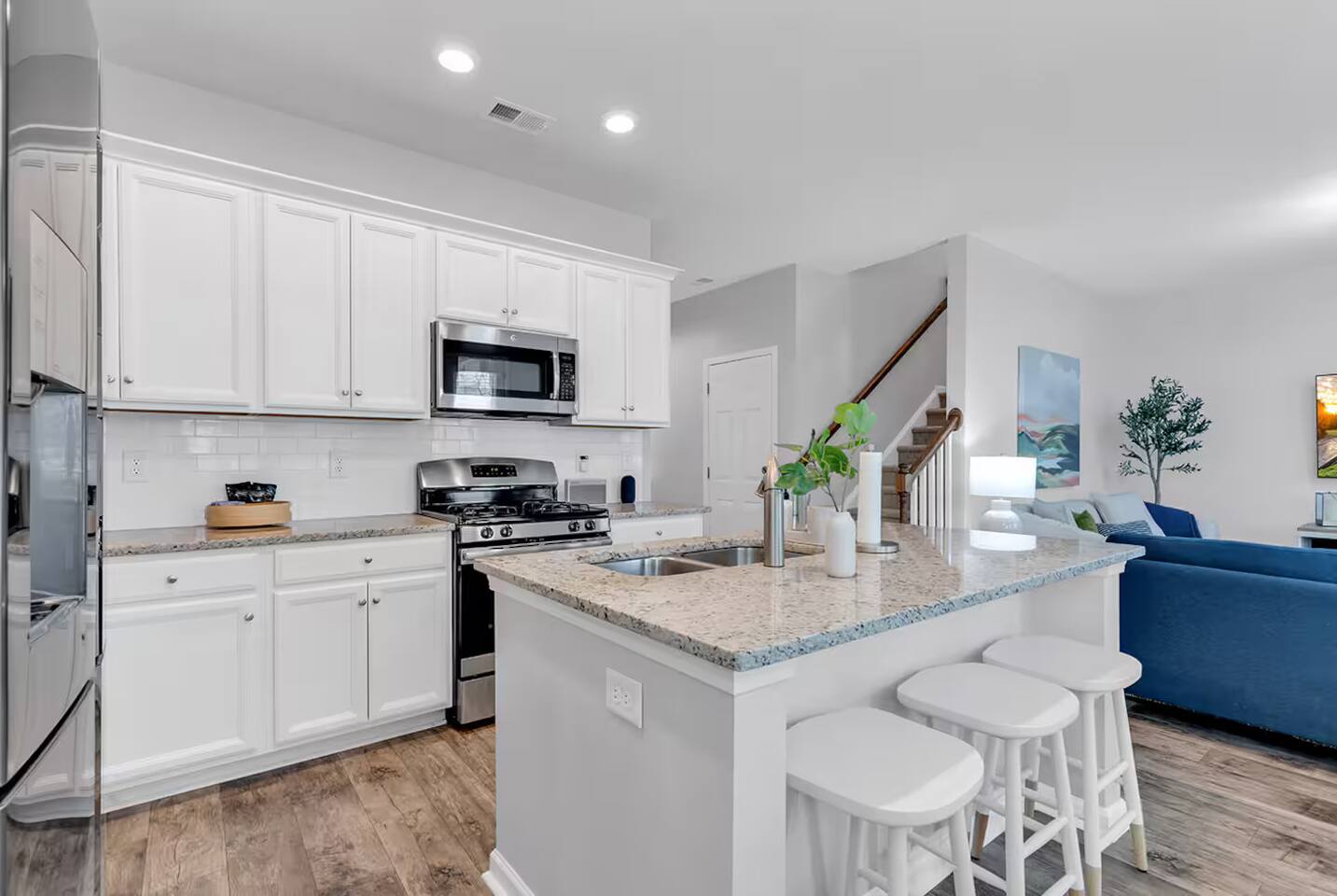 The Teal House - Stylish 4BR Near Beach & Golf