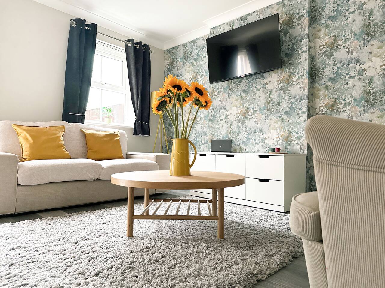 Free Parking | Fast Wi-Fi | Near Leeds & York