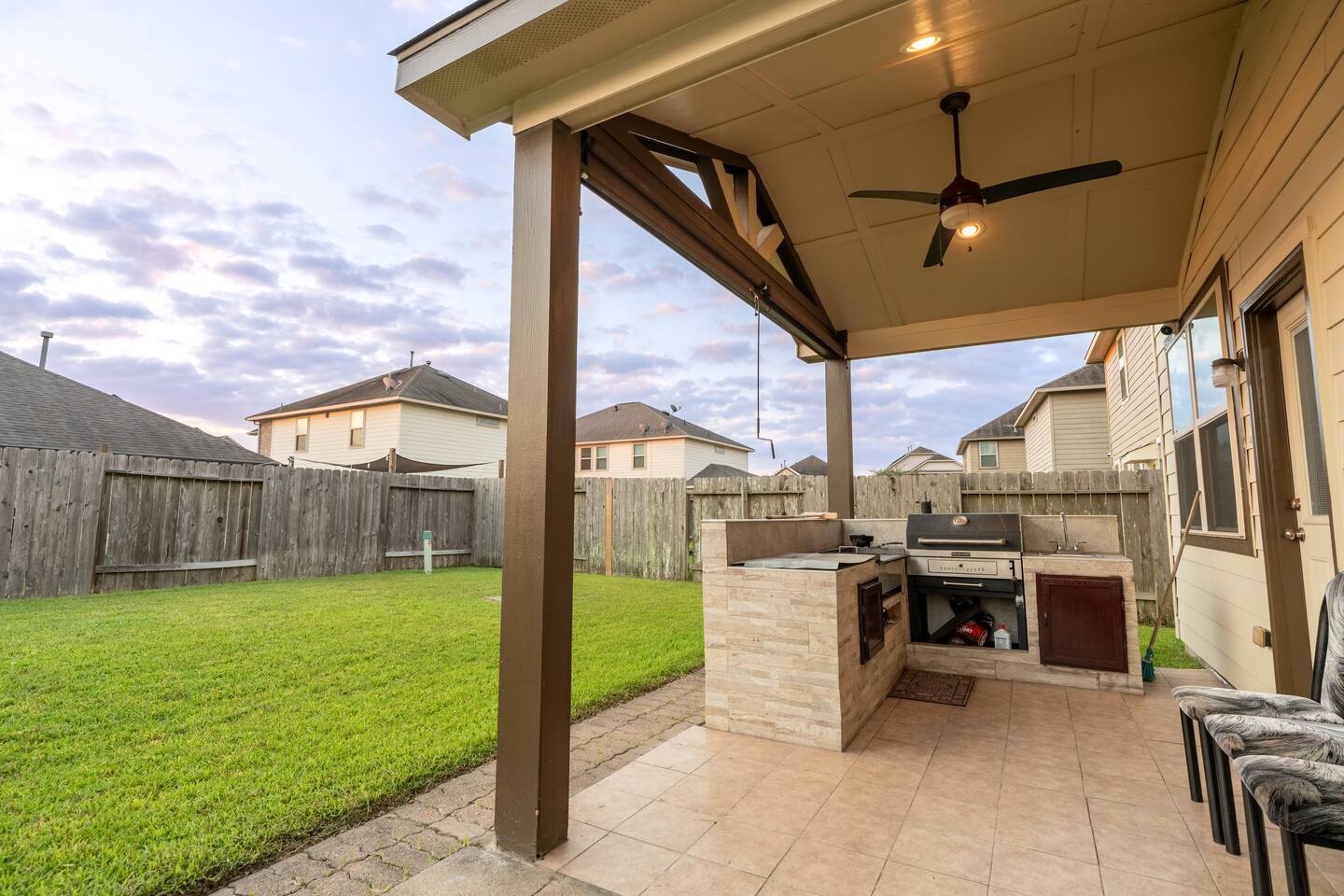 Spacious Modern 4BR Home near HOU & Medical Center