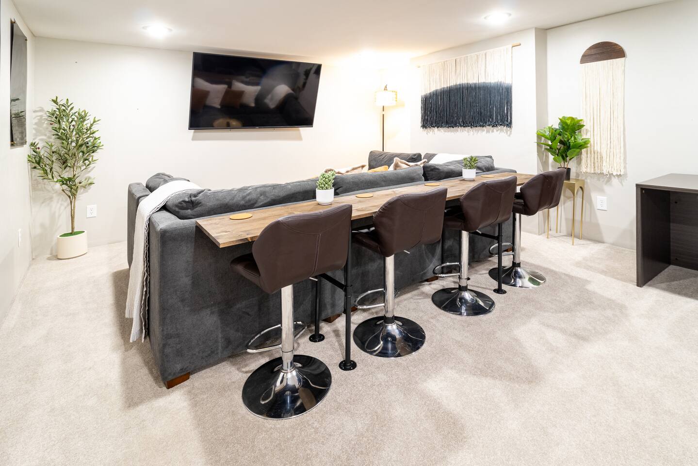 Cozy Speedway Studio | Game Room | Hot Tub