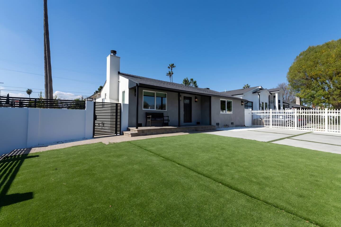 New LA Home Private Parking Near Universal Studios