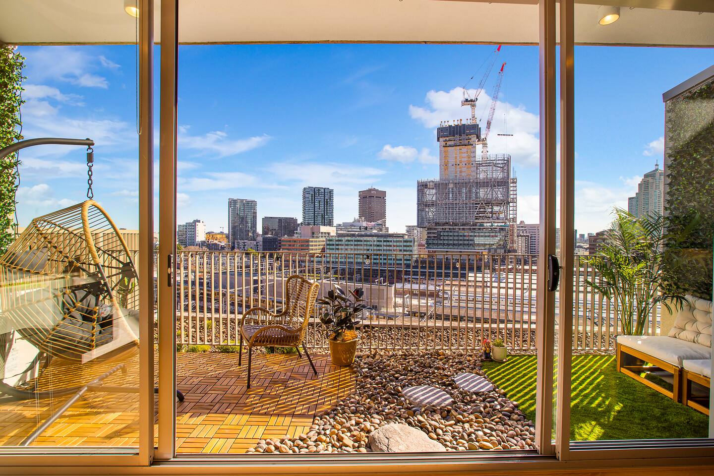 Jack's Top Floor Sunset Haven— Steps to Central