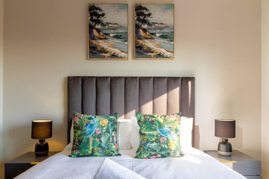 Captain's Akaru Hide Away