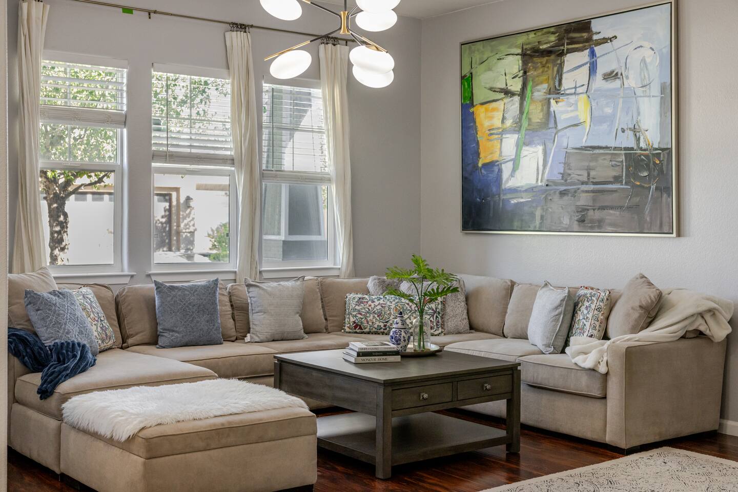 *NEW* Reno Retreat | 72” TV | Office | Patio Views