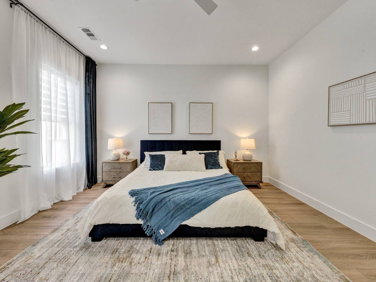 Chic Dallas 2BR w/ Rooftop & Ensuite Comfort — photo 4