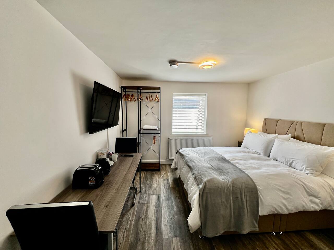 Captain's Rest - Sea Front location