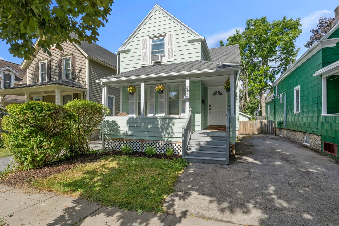 Timeless Charm in Park Ave - Entire 3 BR House