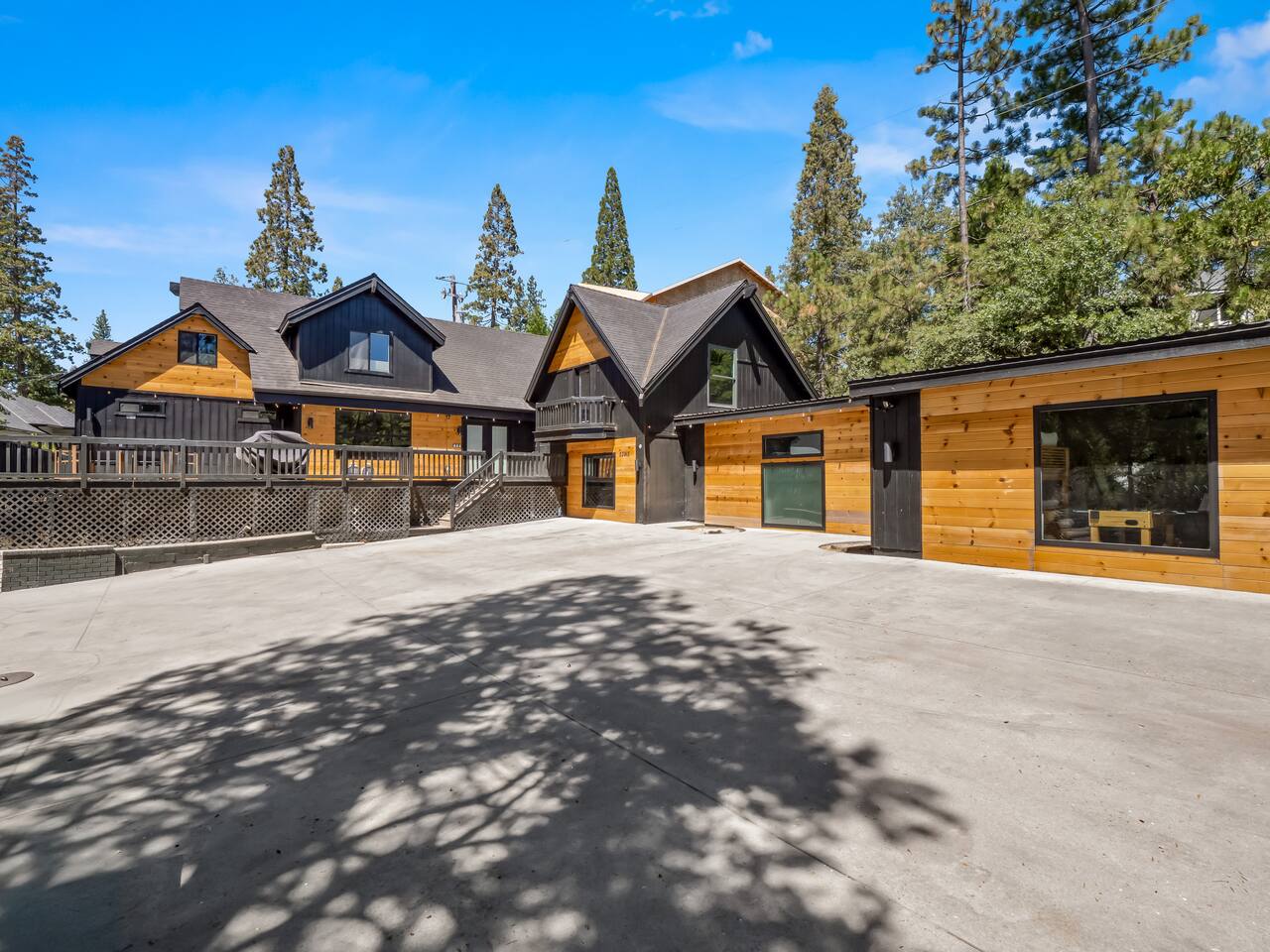 Bass Lake | Game Room | Sleeps 22 | Boat Slip