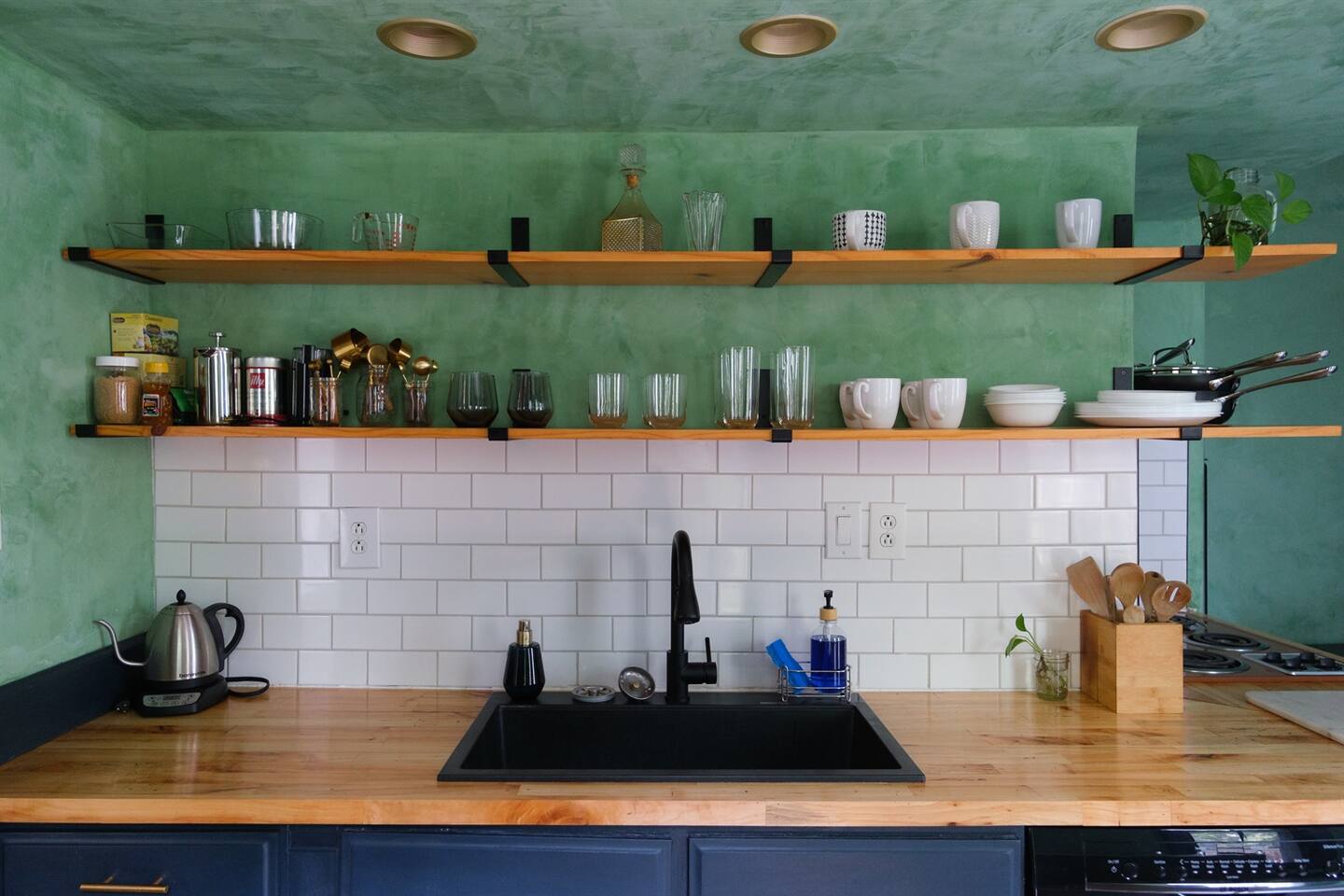 Sparkling Clean | King + Beautiful Design-Downtown