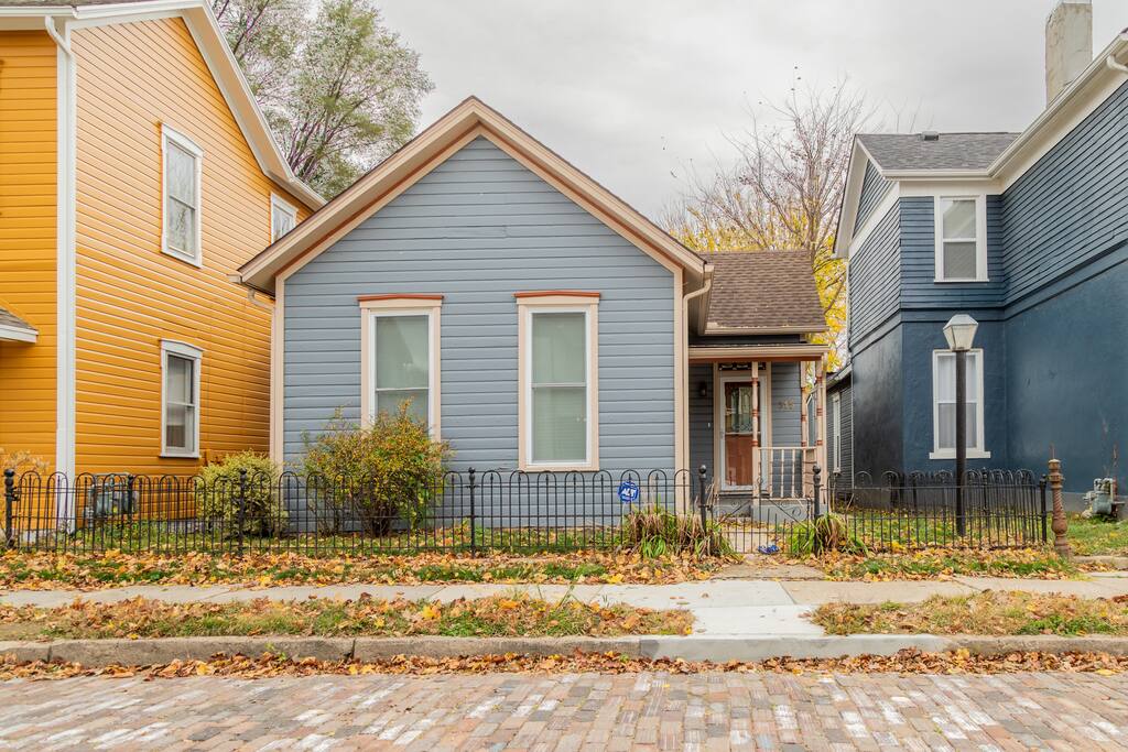 Modern & Peaceful Home. Fast WiFi, Walkable