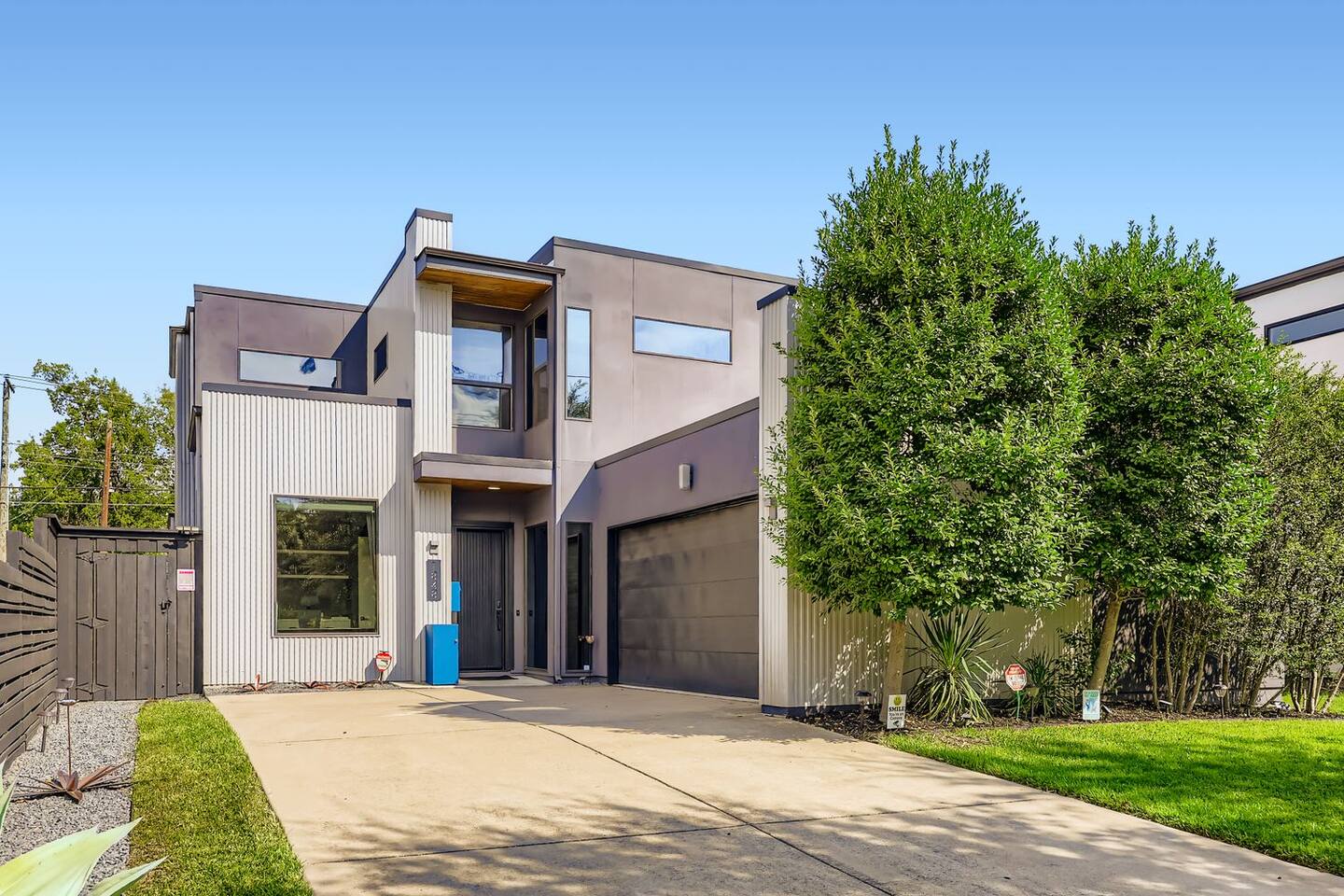 Lower Greenville Modern w/ pool