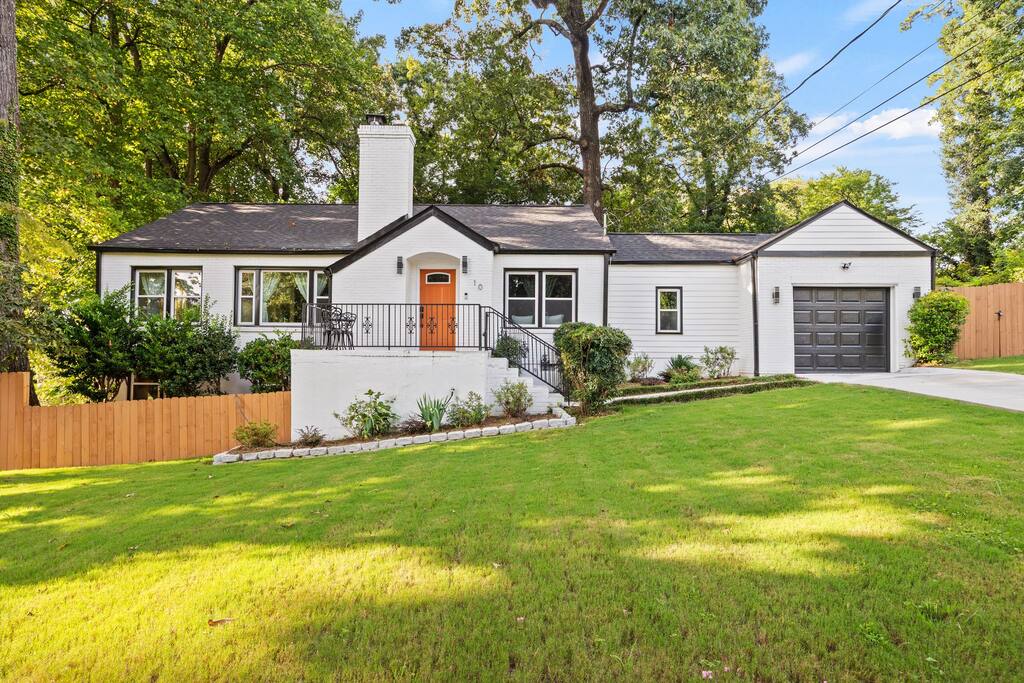 Bright 3BR Upstairs Unit - Summerhill