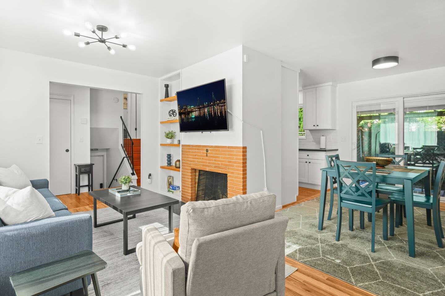 Montavilla Cottage • 2BR w/ Garage+Fenced Yard!