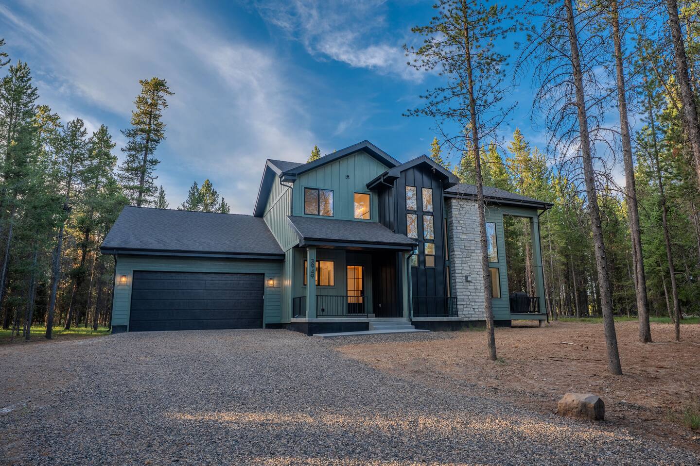 Modern Forest Retreat Near YNP